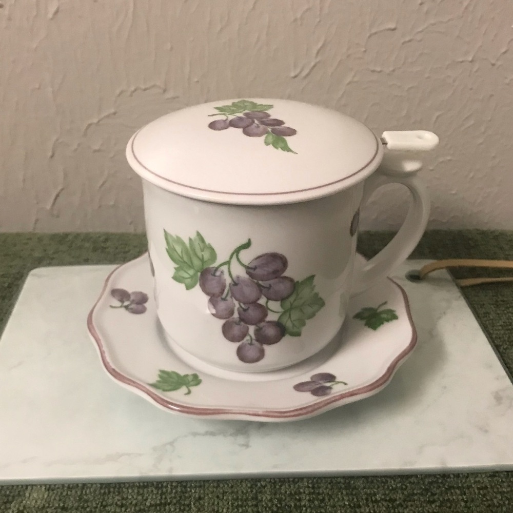 Andrea Sadek Tea and Steeper Cup with Saucer - Picture 1 of 9